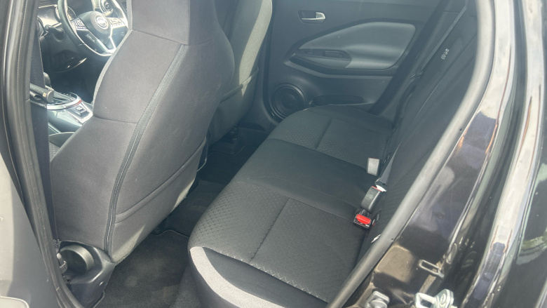 Nissan Juke 1.0 DiG-T N-Connecta 5dr DCT Petrol Hatchback